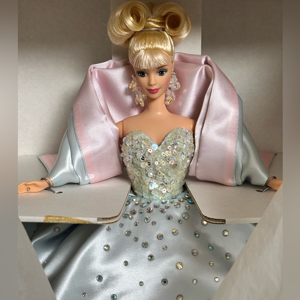 Vintage 1997 Limited Edition Mattel Billions Of Dreams Barbie Doll No. 17641 NEW